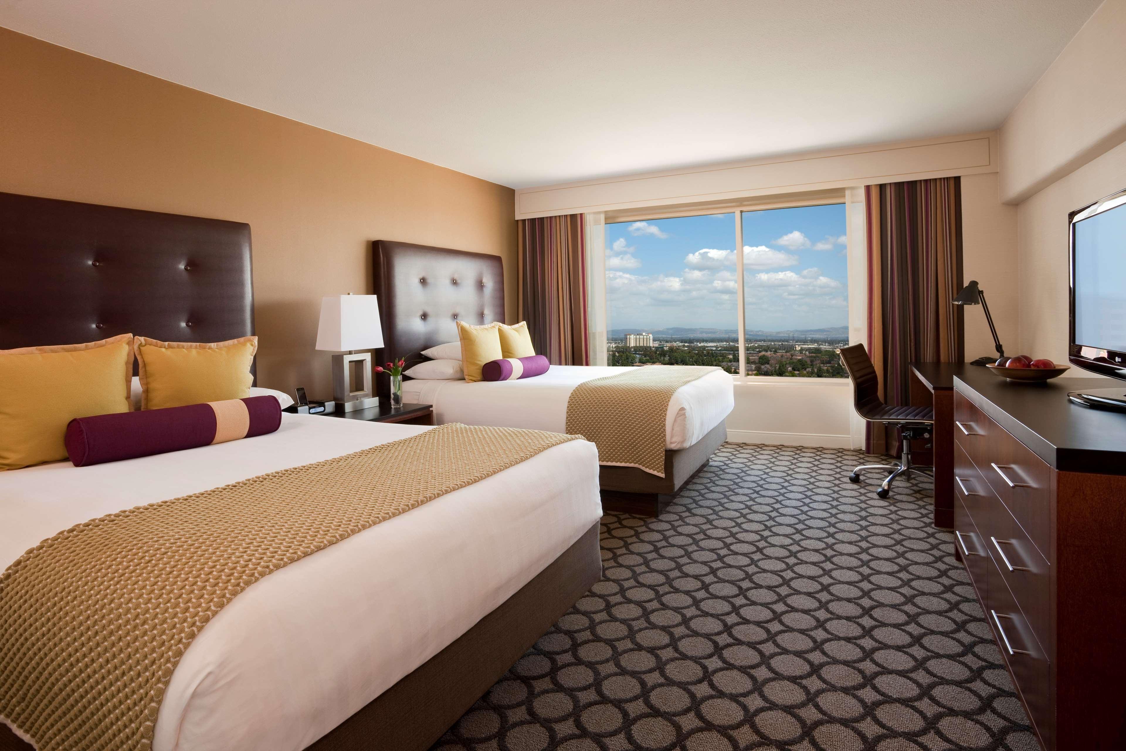 Hotel Hyatt Regency Orange County 3*