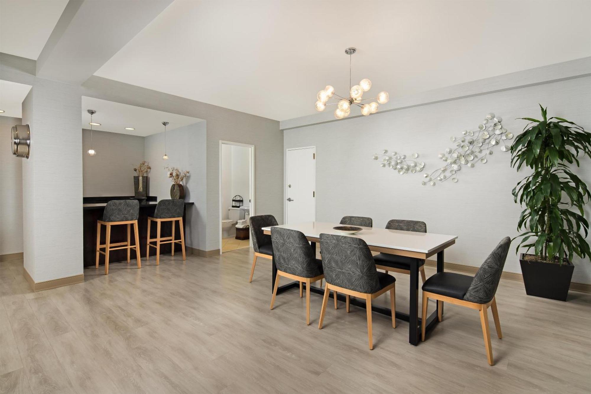 Hyatt Regency Orange County 3*