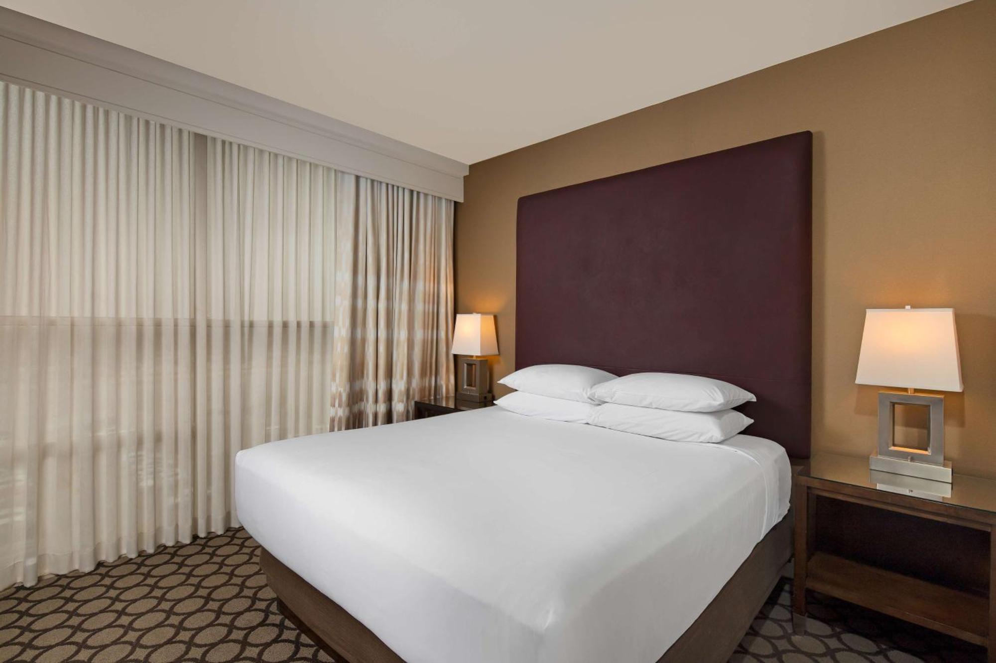 Hyatt Regency Orange County 3*