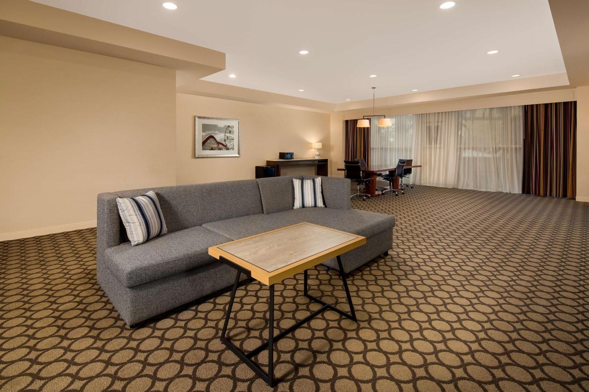 Hyatt Regency Orange County 3* Garden Grove
