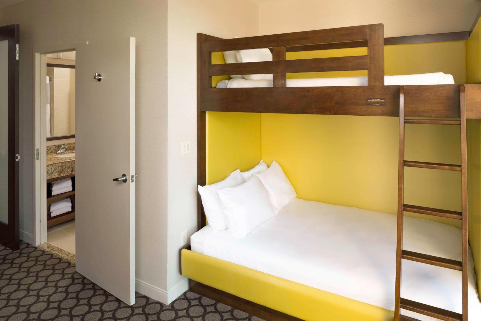 Hyatt Regency Orange County 3*